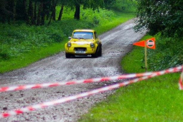 Ford Anglia - Skoda Rally