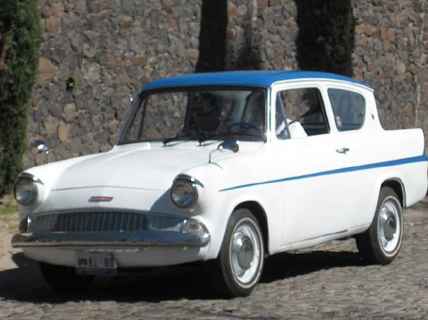 Ford Anglia 7