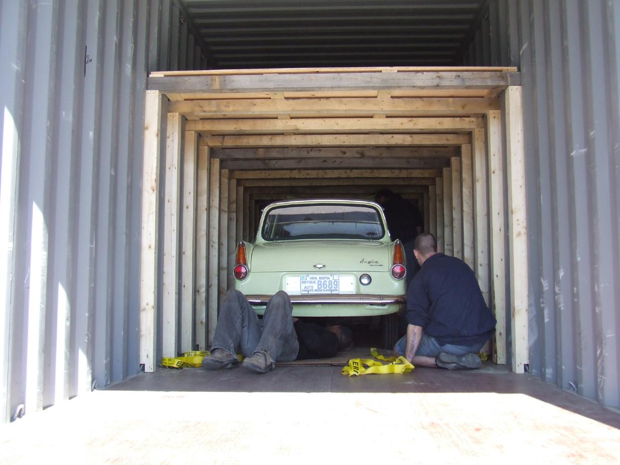Saloon in the Container