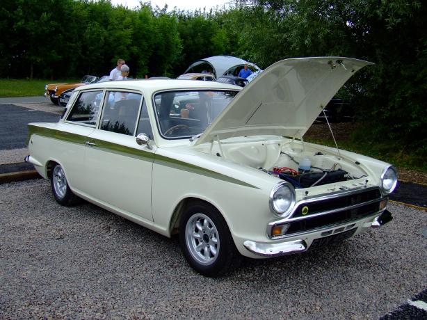 Ford Cortina
