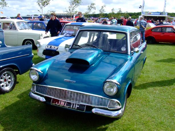 Ford Anglia 3