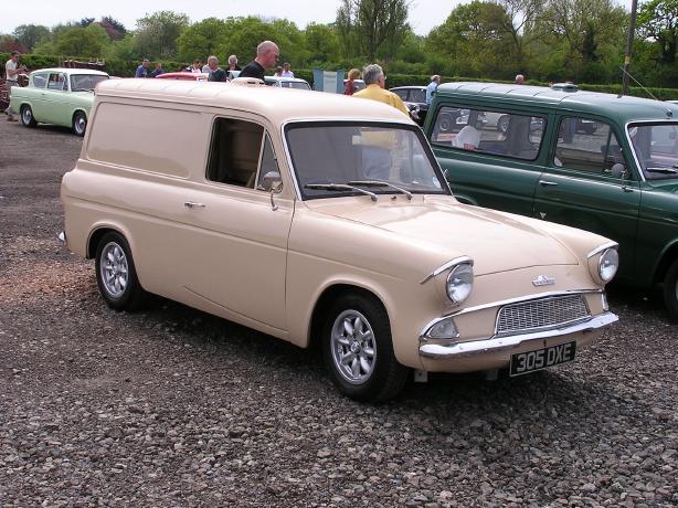 AGM Anglia Van 9